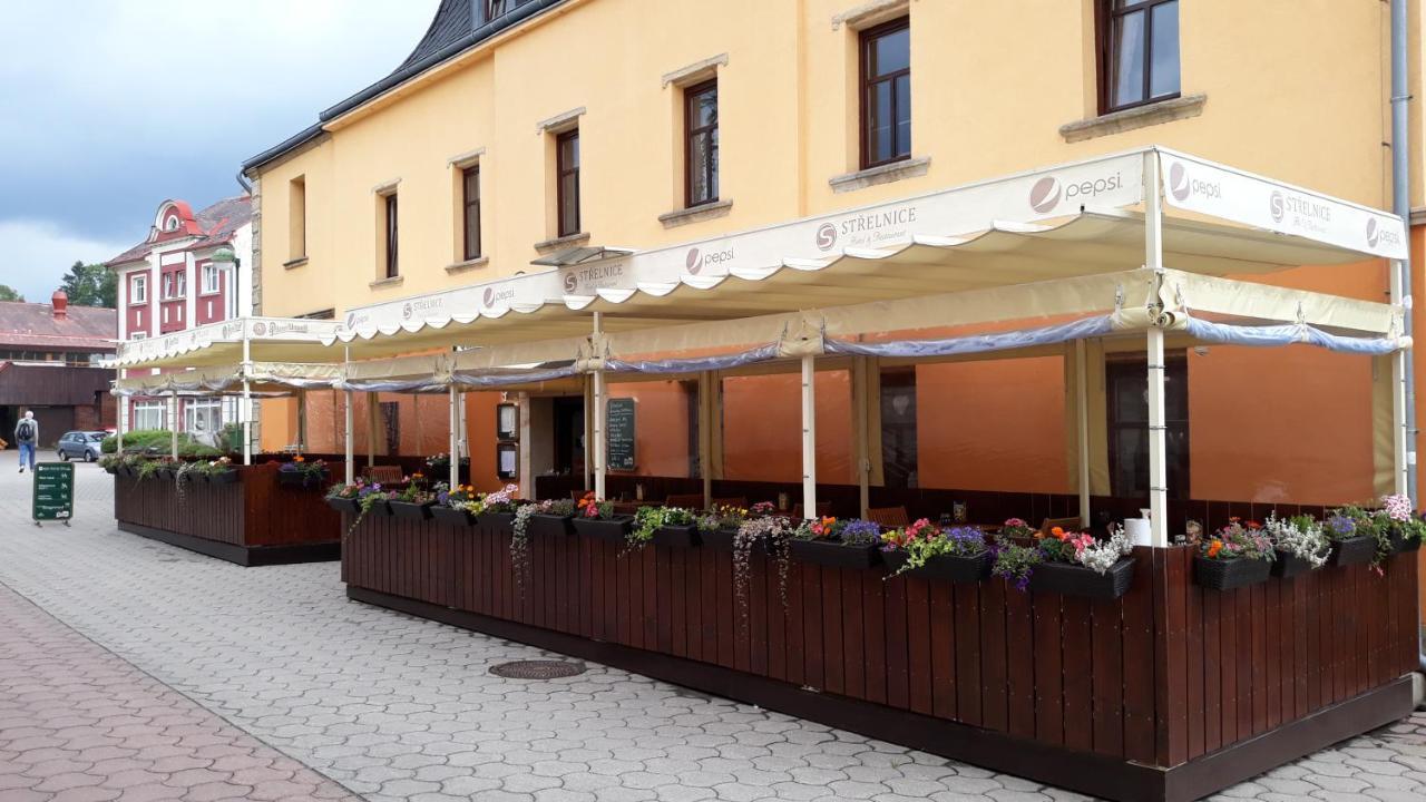 Hotel Strelnice Teplice nad Metují Eksteriør billede