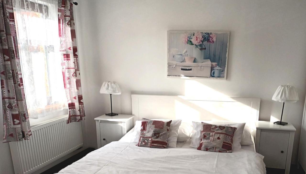 Hotel Strelnice Teplice nad Metují Eksteriør billede