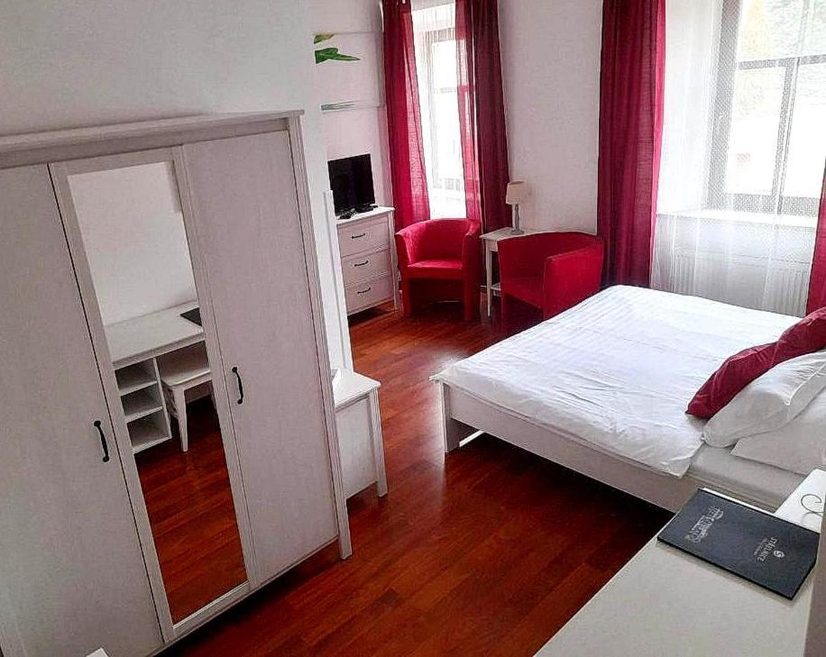Hotel Strelnice Teplice nad Metují Eksteriør billede
