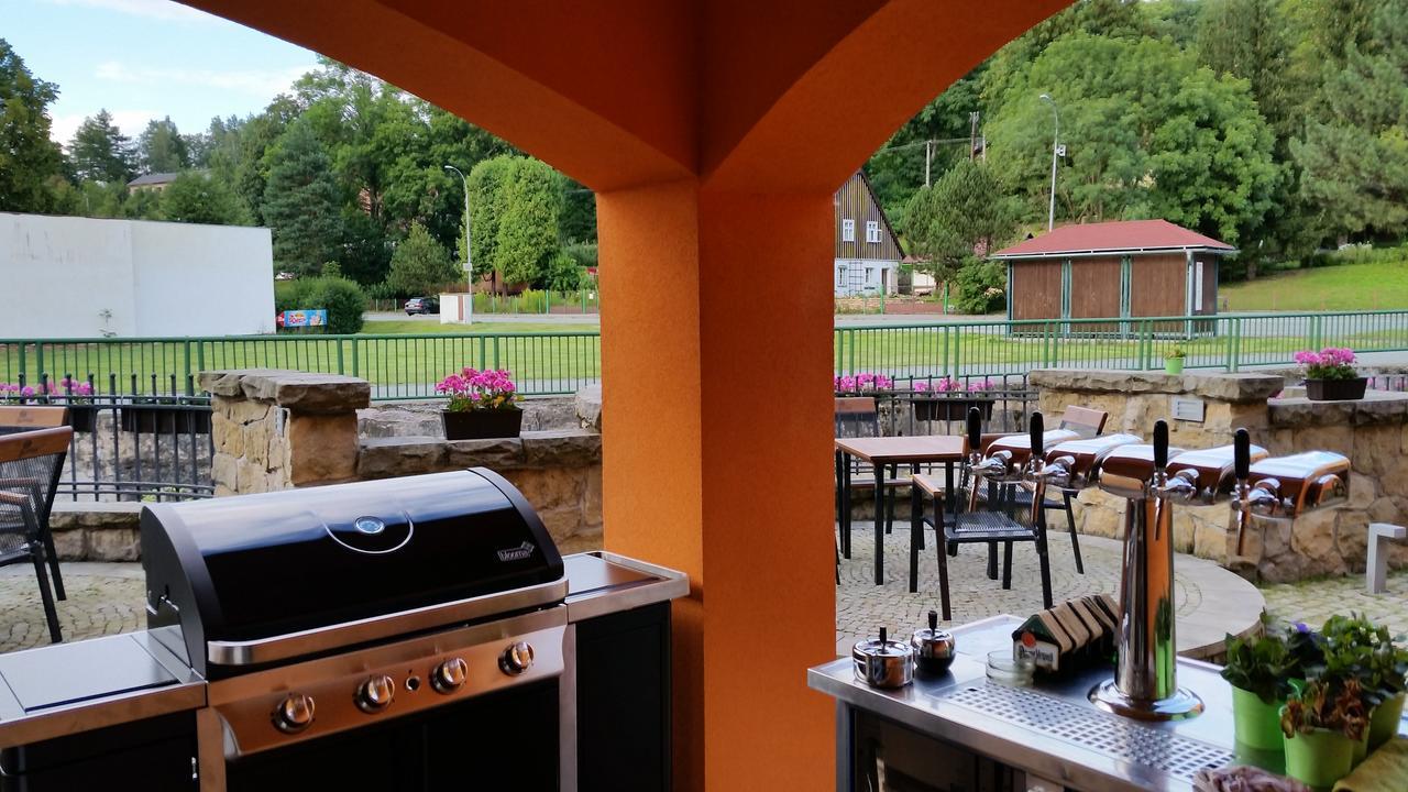 Hotel Strelnice Teplice nad Metují Eksteriør billede
