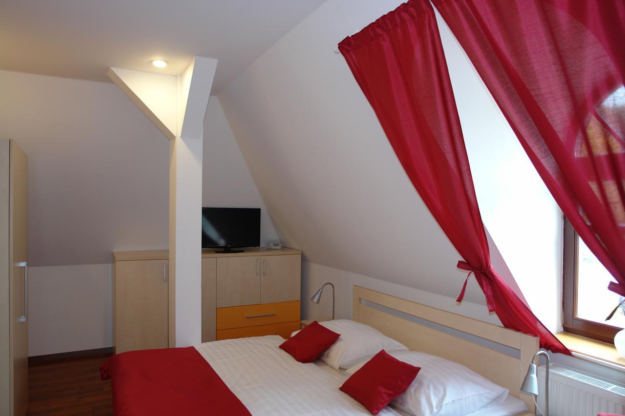 Hotel Strelnice Teplice nad Metují Eksteriør billede