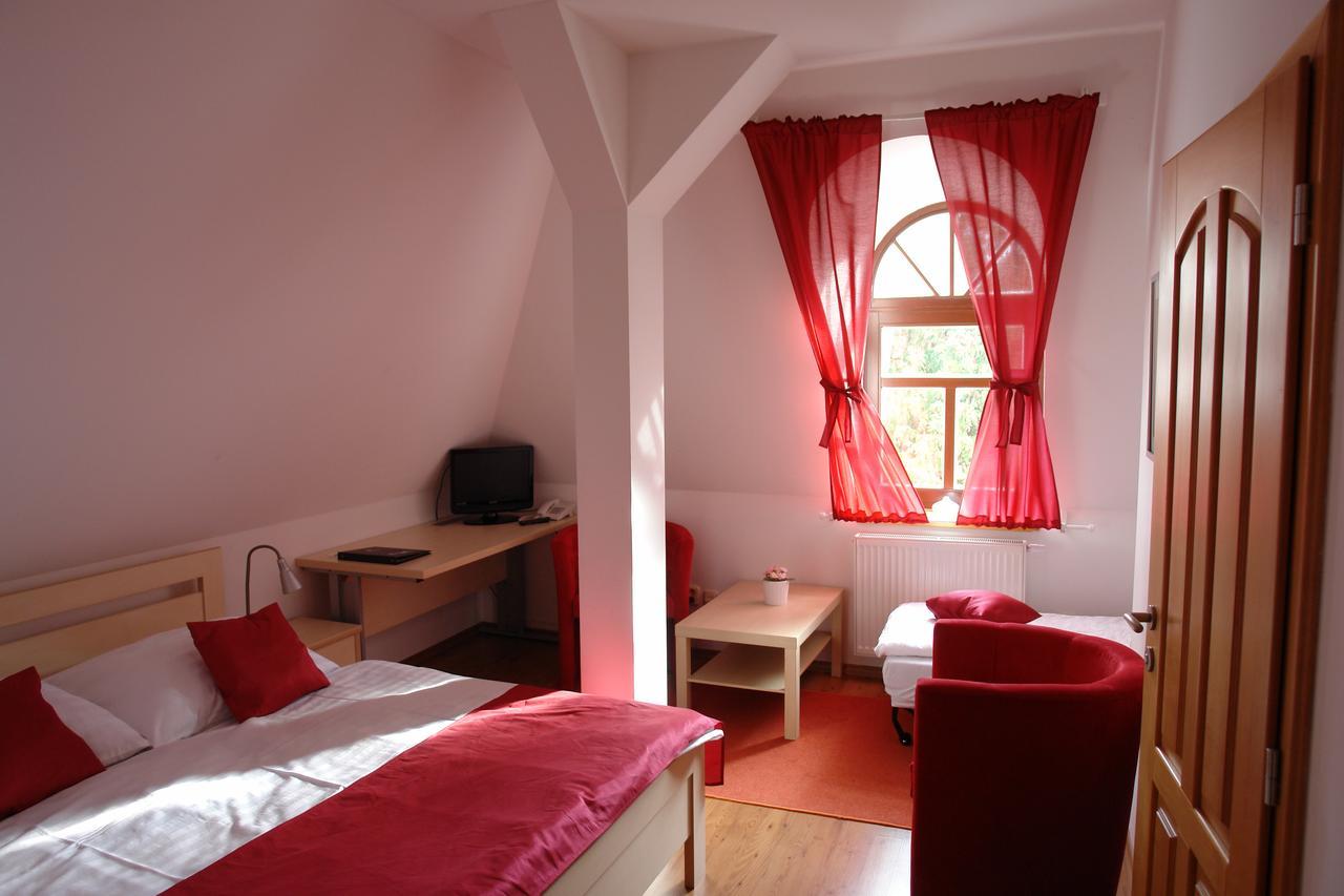 Hotel Strelnice Teplice nad Metují Eksteriør billede